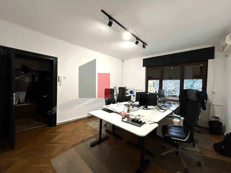 Barbu Delavrancea/ Kiseleff Apartament in vila cu curte si parcare